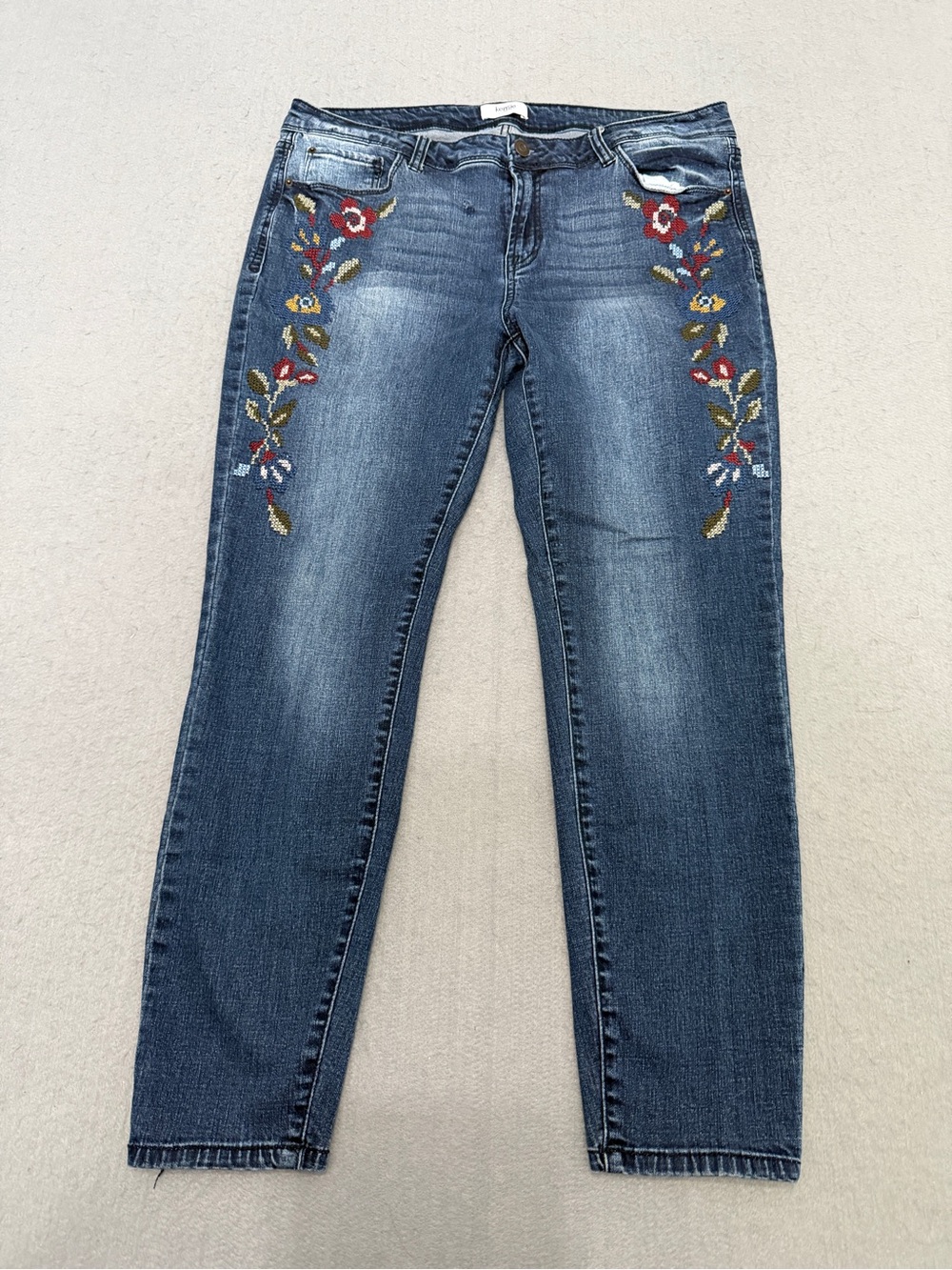 Kensie Embroidered Dark Blue Women's Jeans with Floral Detail Size 14/32